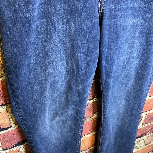 Women's Blue Jeans - Picture 6 of 15